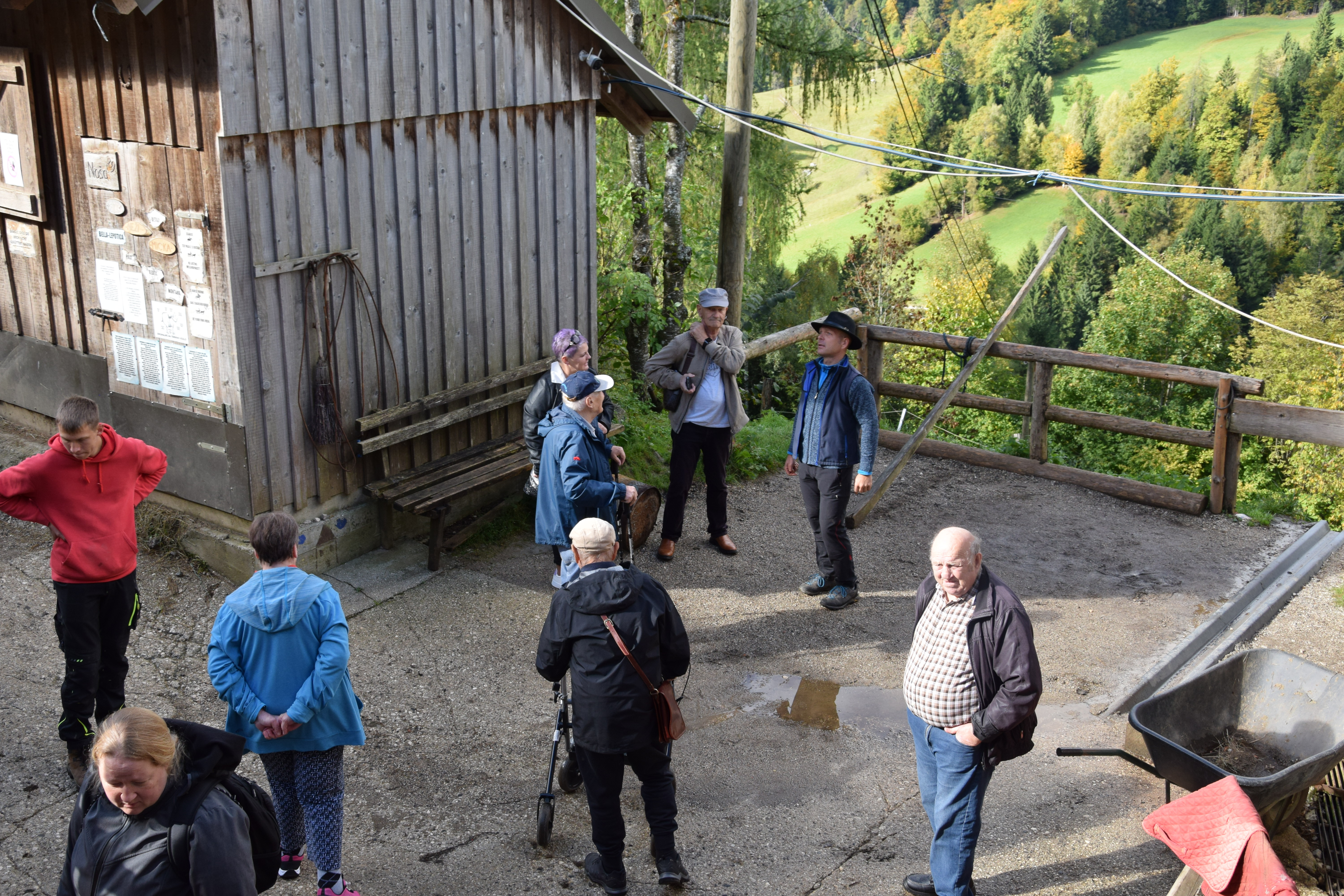 Izlet stanovalcev v Planino pod Golico