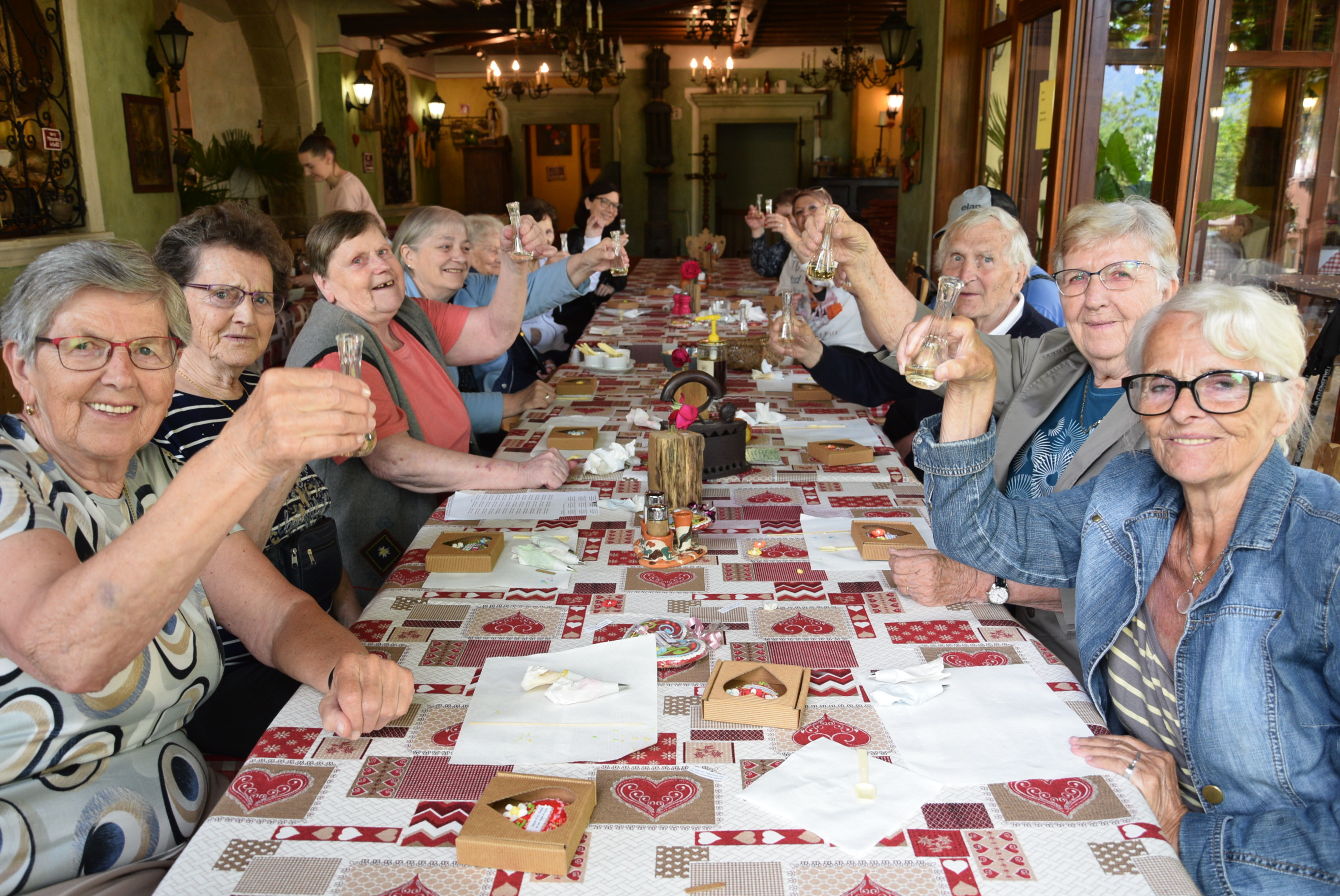 Izlet z ustvarjalci Bazarja