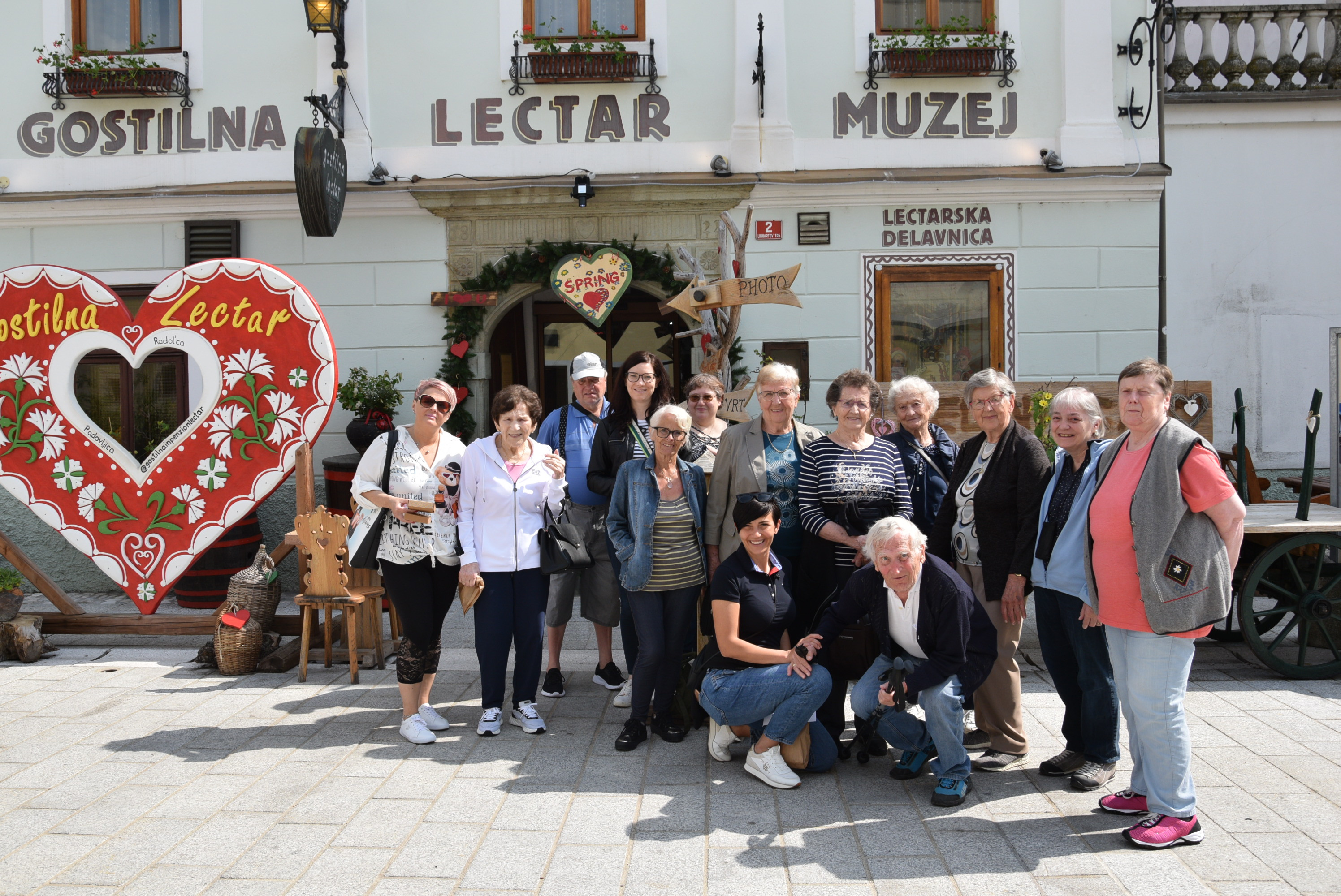 Izlet z ustvarjalci Bazarja