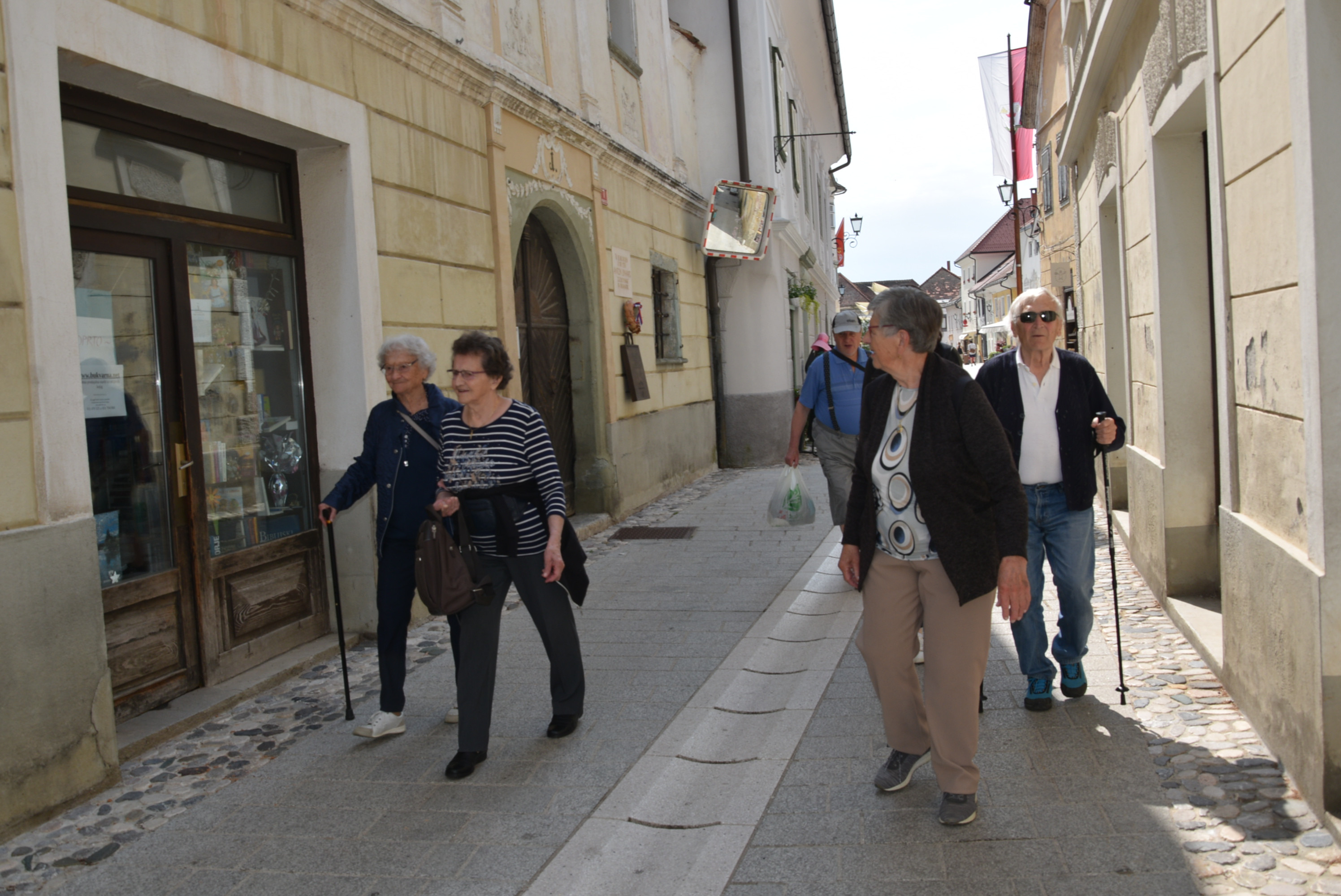 Izlet z ustvarjalci Bazarja