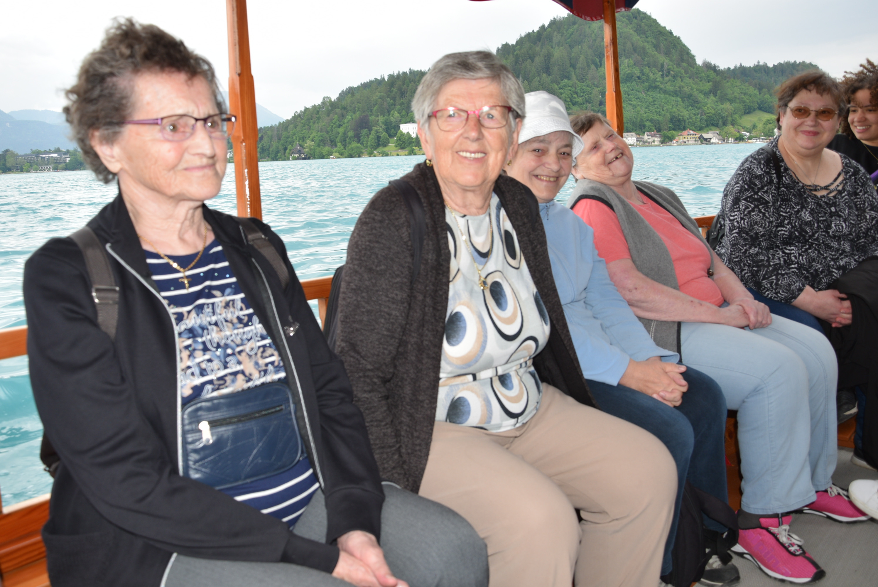 Izlet z ustvarjalci Bazarja