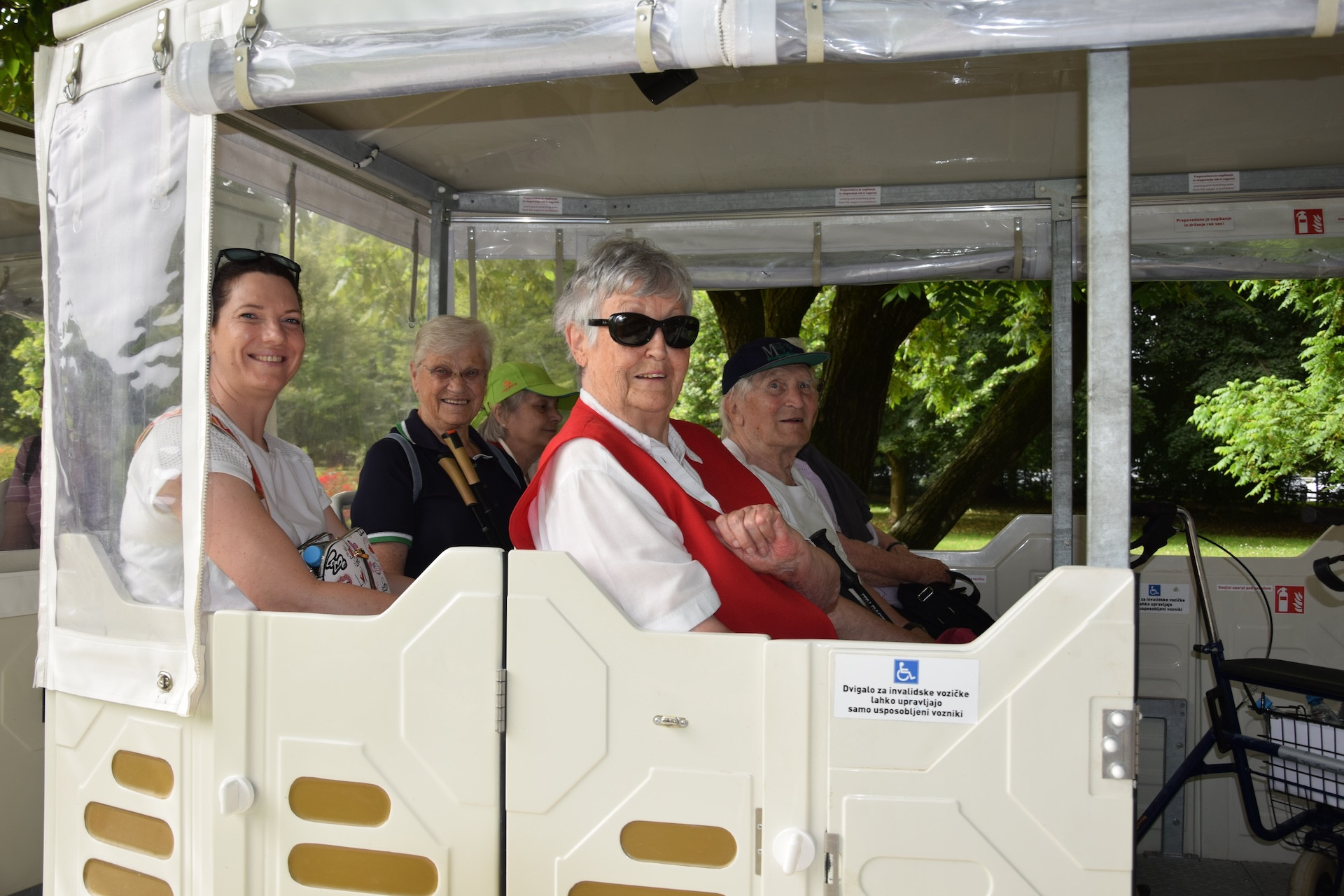 Izlet z ustvarjalci Bazarja