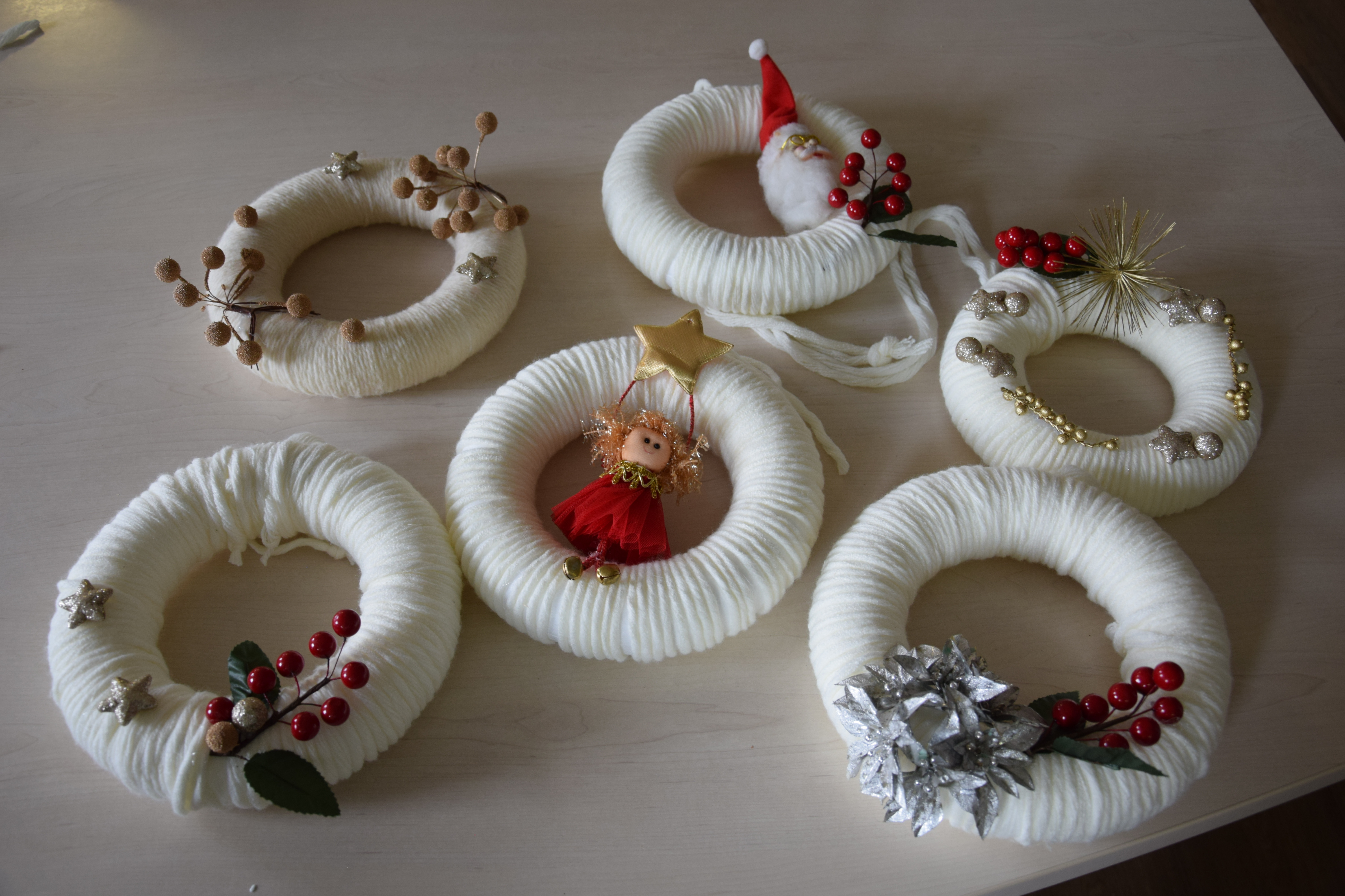 Kreativna delavnica: Izdelava adventnih vencev na skupini Deseti brat