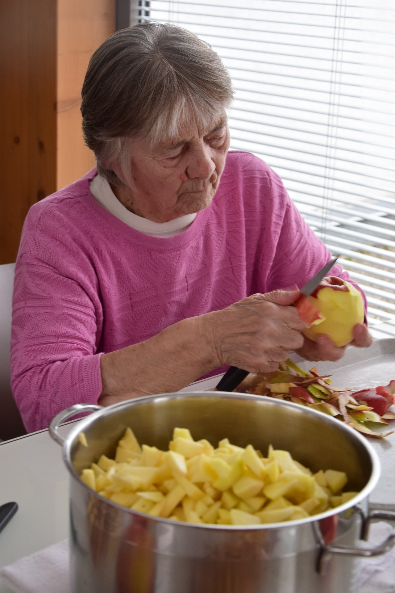 Kuhamo marmelado na skupini Na svoji zemlji