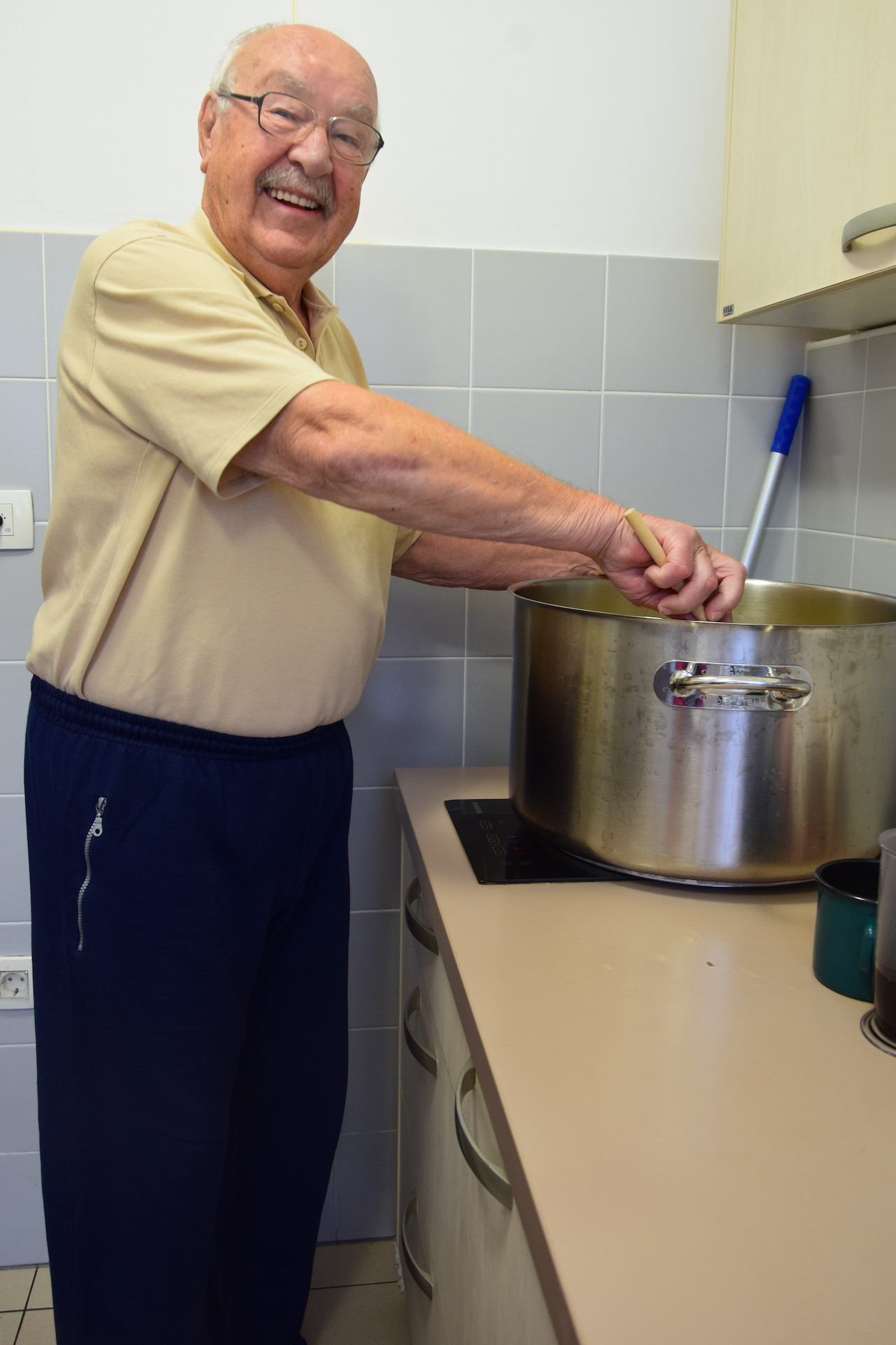 Kuhamo marmelado na skupini Na svoji zemlji