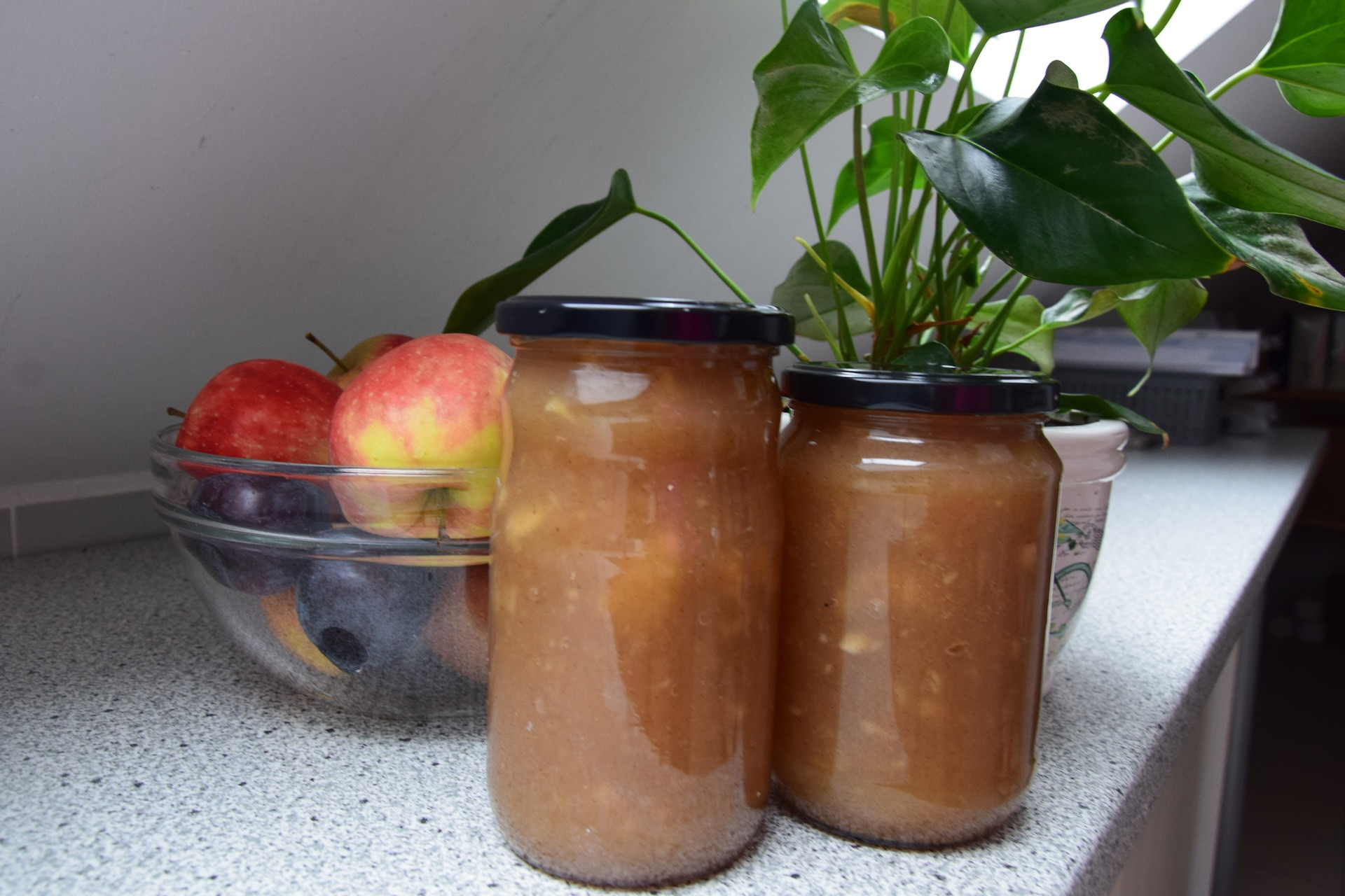 Kuhamo marmelado na skupini Na svoji zemlji