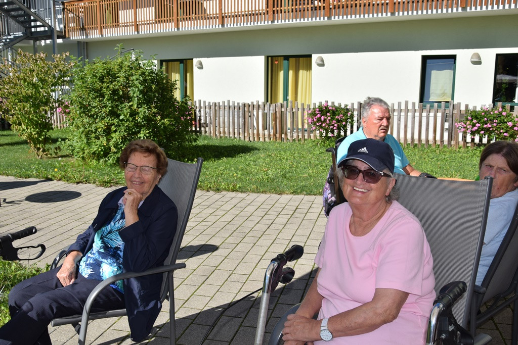 Marnjanje pr’ kofet v Viharniku