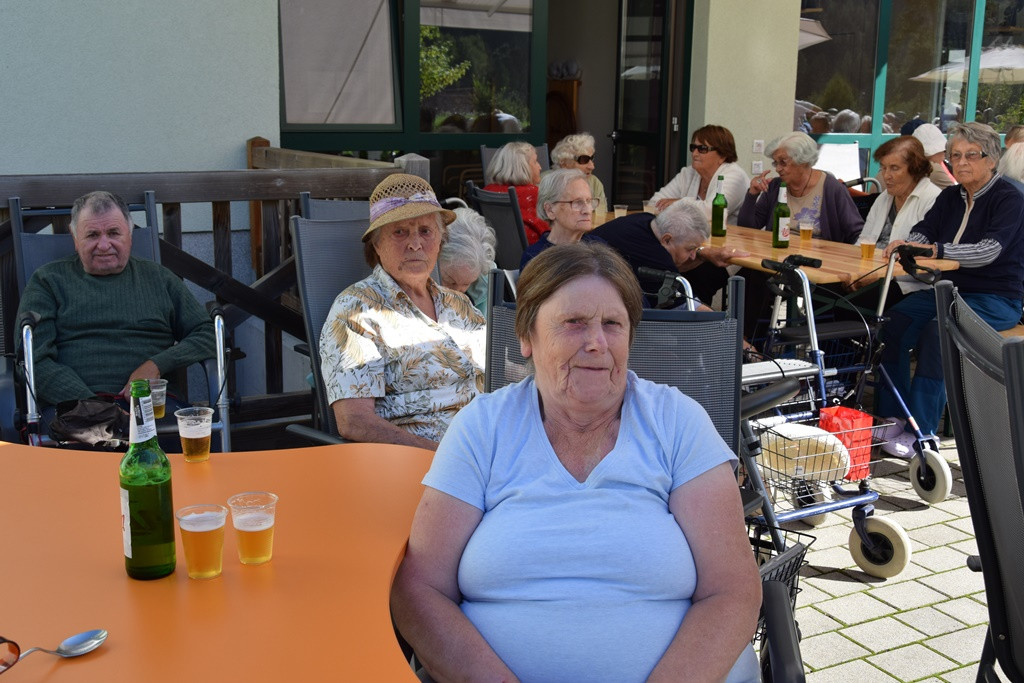 Marnjanje pr’ kofet v Viharniku