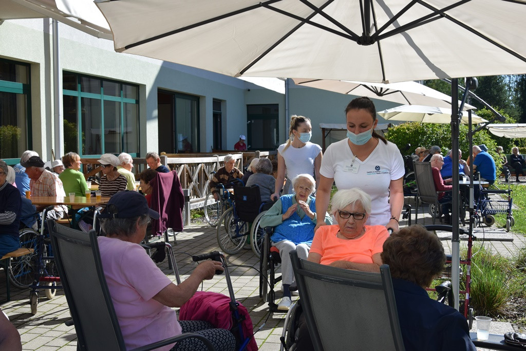 Marnjanje pr’ kofet v Viharniku