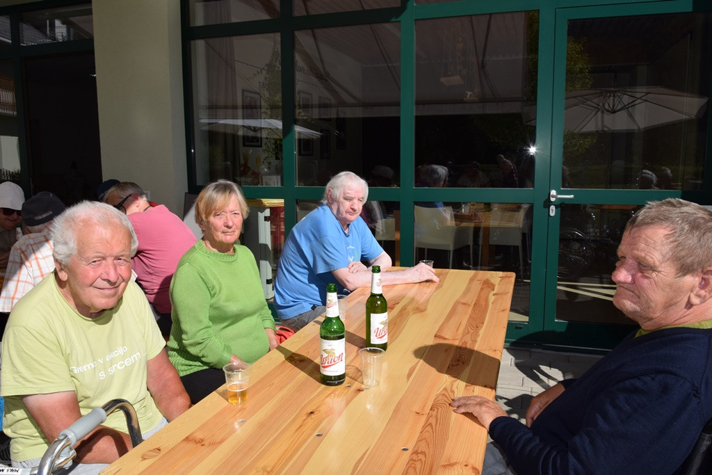 Marnjanje pr’ kofet v Viharniku