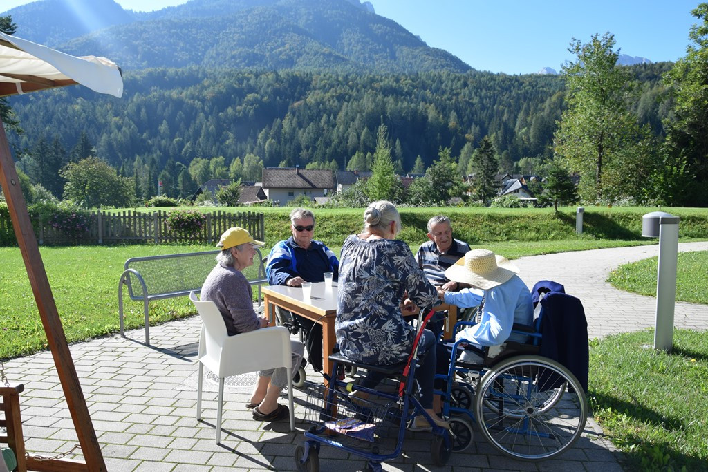 Marnjanje pr’ kofet v Viharniku