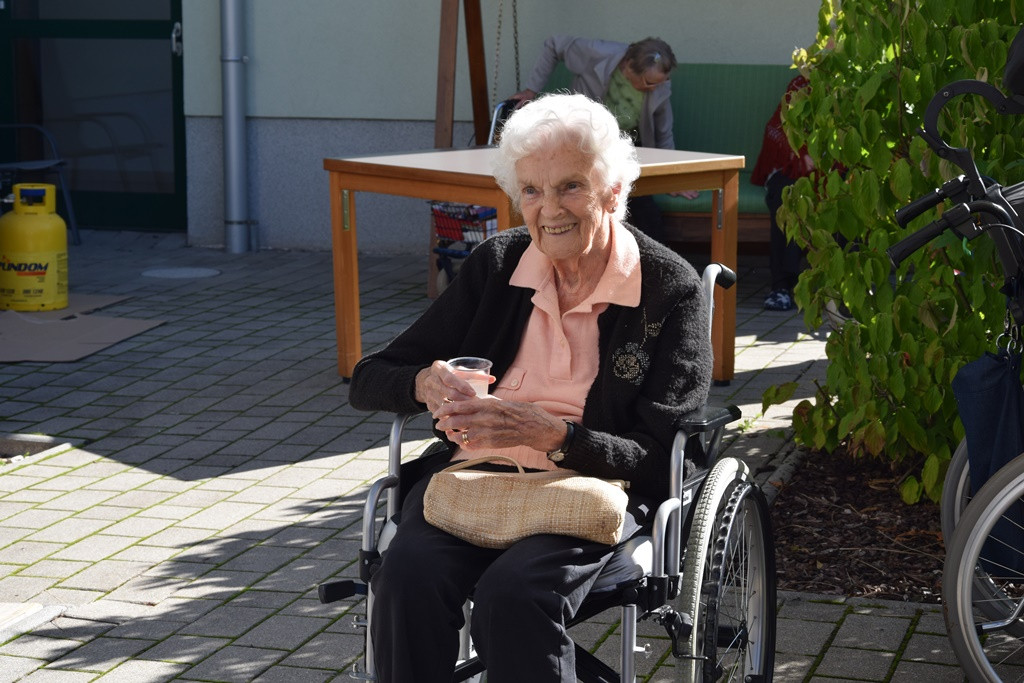 Marnjanje pr’ kofet v Viharniku