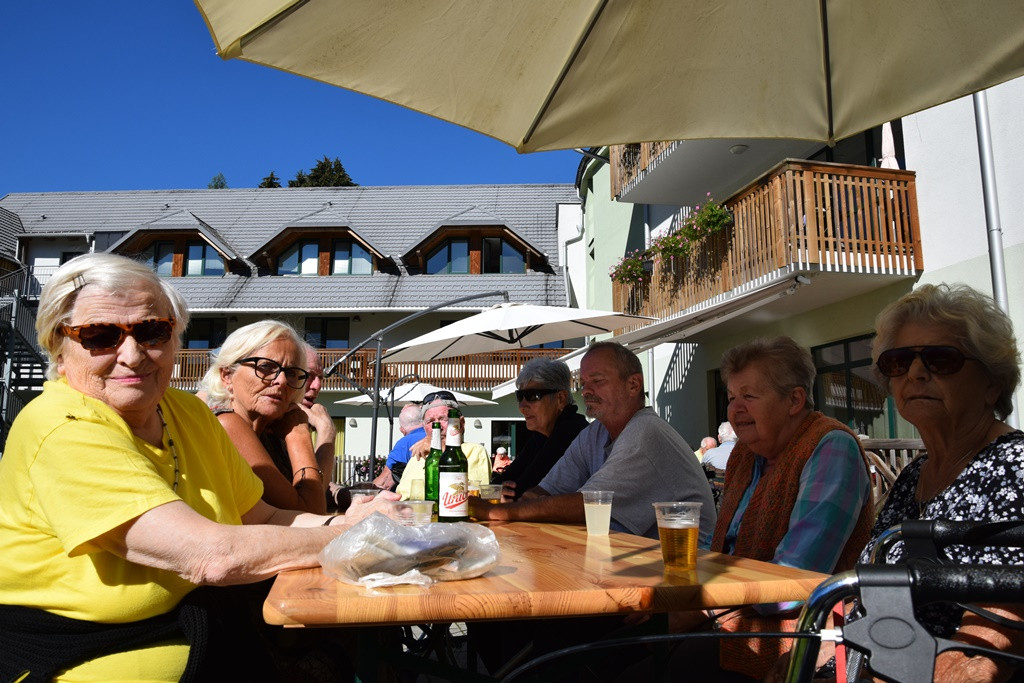 Marnjanje pr’ kofet v Viharniku