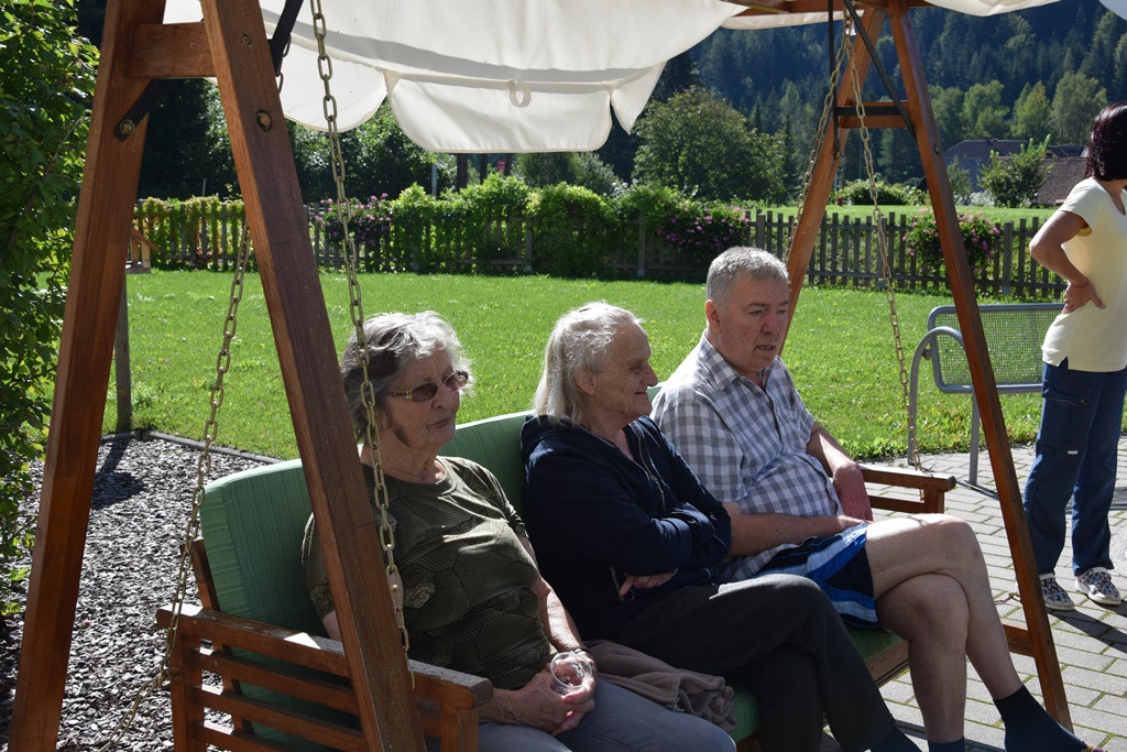 Marnjanje pr’ kofet v Viharniku