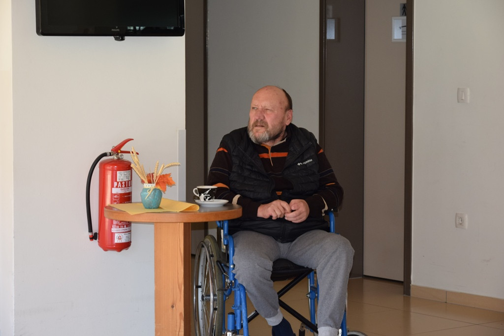 Marnjanje pr’ kofet v Viharniku