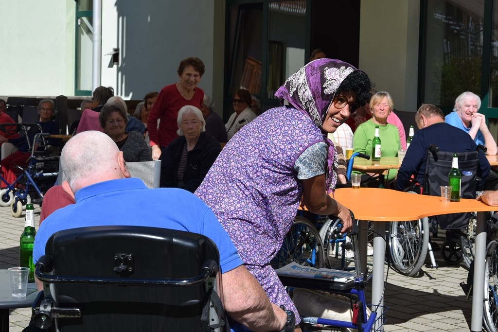 Marnjanje pr’ kofet v Viharniku