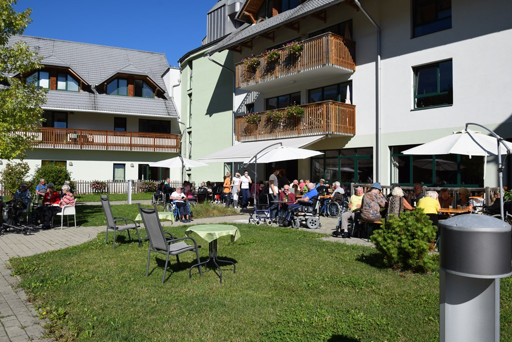 Marnjanje pr’ kofet v Viharniku