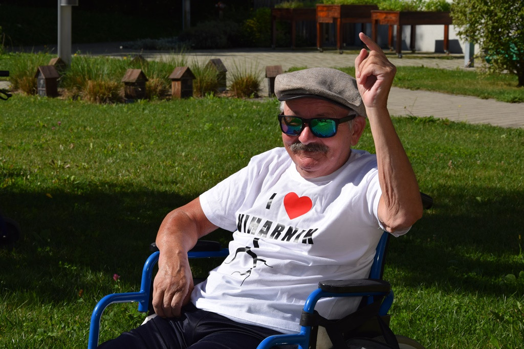 Marnjanje pr’ kofet v Viharniku