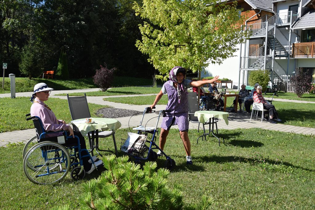 Marnjanje pr’ kofet v Viharniku