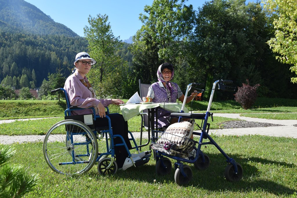 Marnjanje pr’ kofet v Viharniku