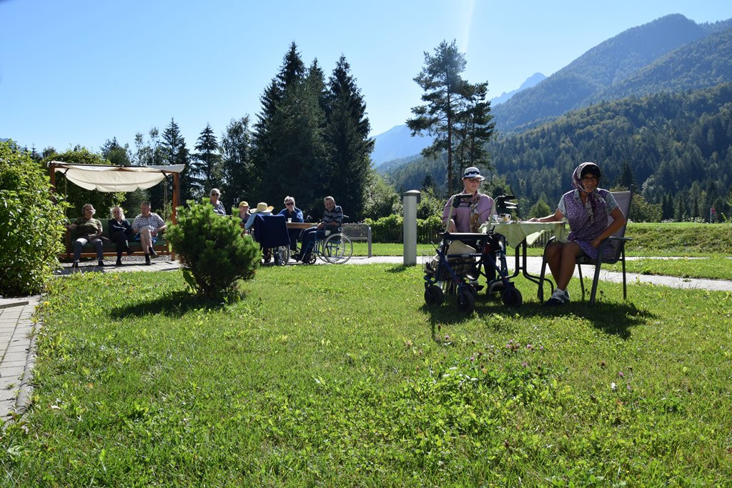 Marnjanje pr’ kofet v Viharniku