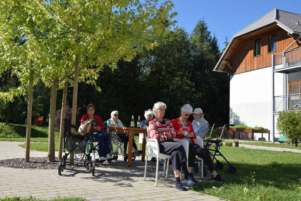Marnjanje pr’ kofet v Viharniku