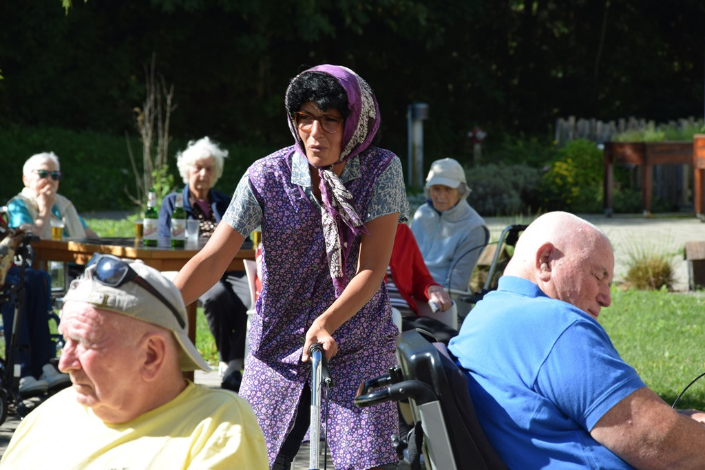 Marnjanje pr’ kofet v Viharniku