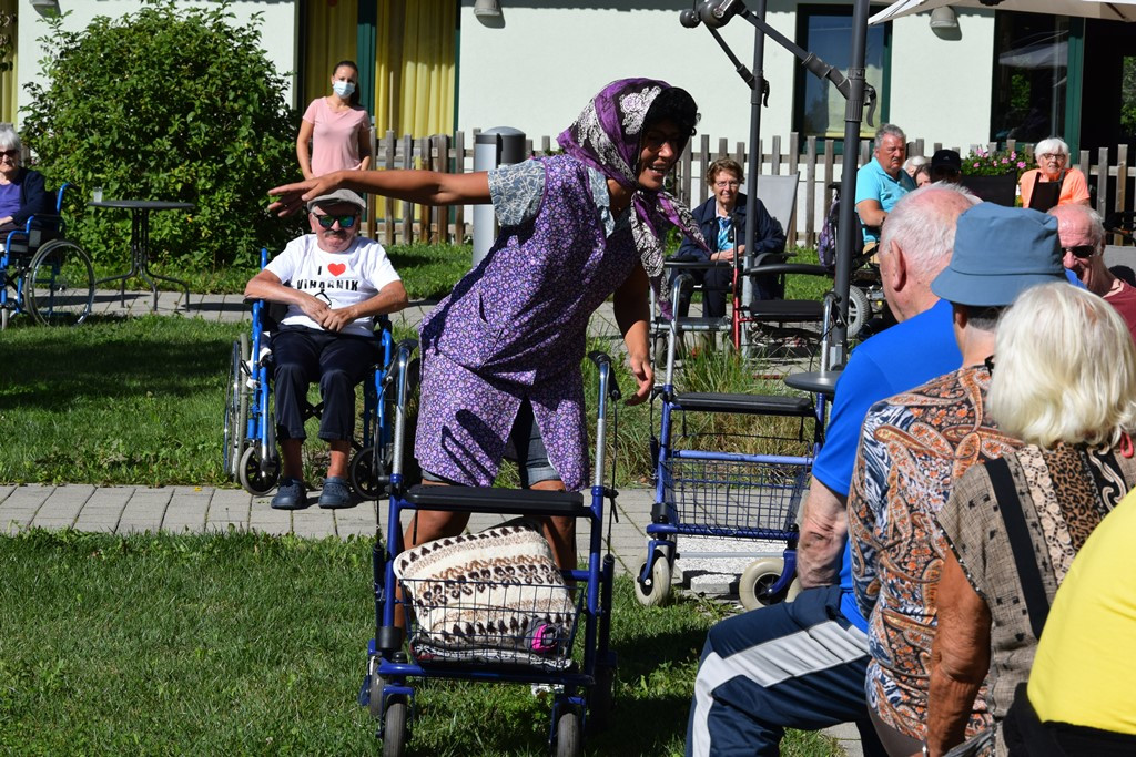 Marnjanje pr’ kofet v Viharniku