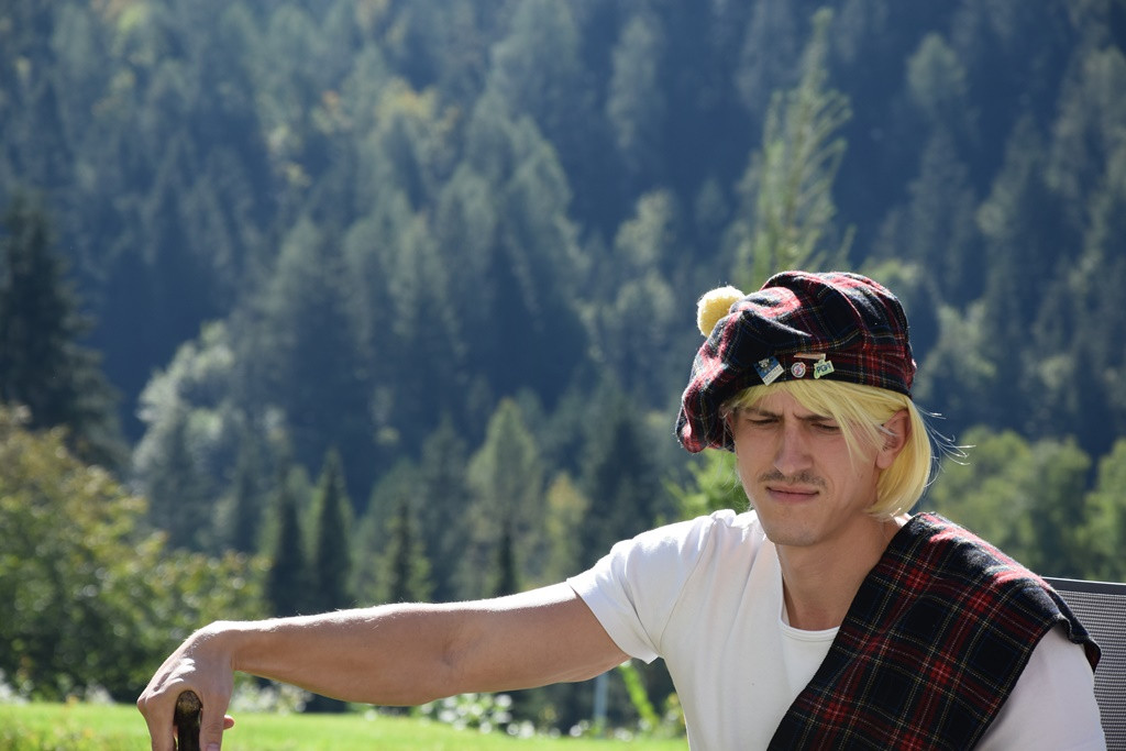 Marnjanje pr’ kofet v Viharniku