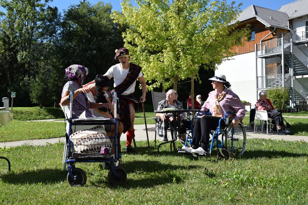 Marnjanje pr’ kofet v Viharniku