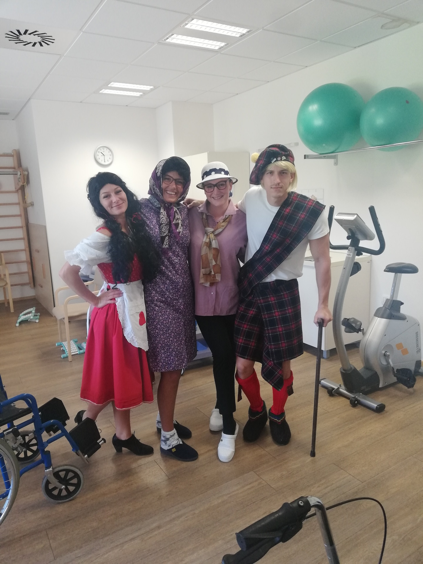 Marnjanje pr’ kofet v Viharniku