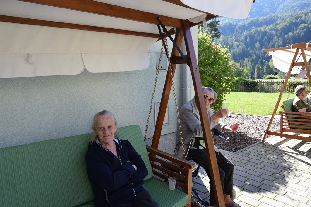 Marnjanje pr’ kofet v Viharniku