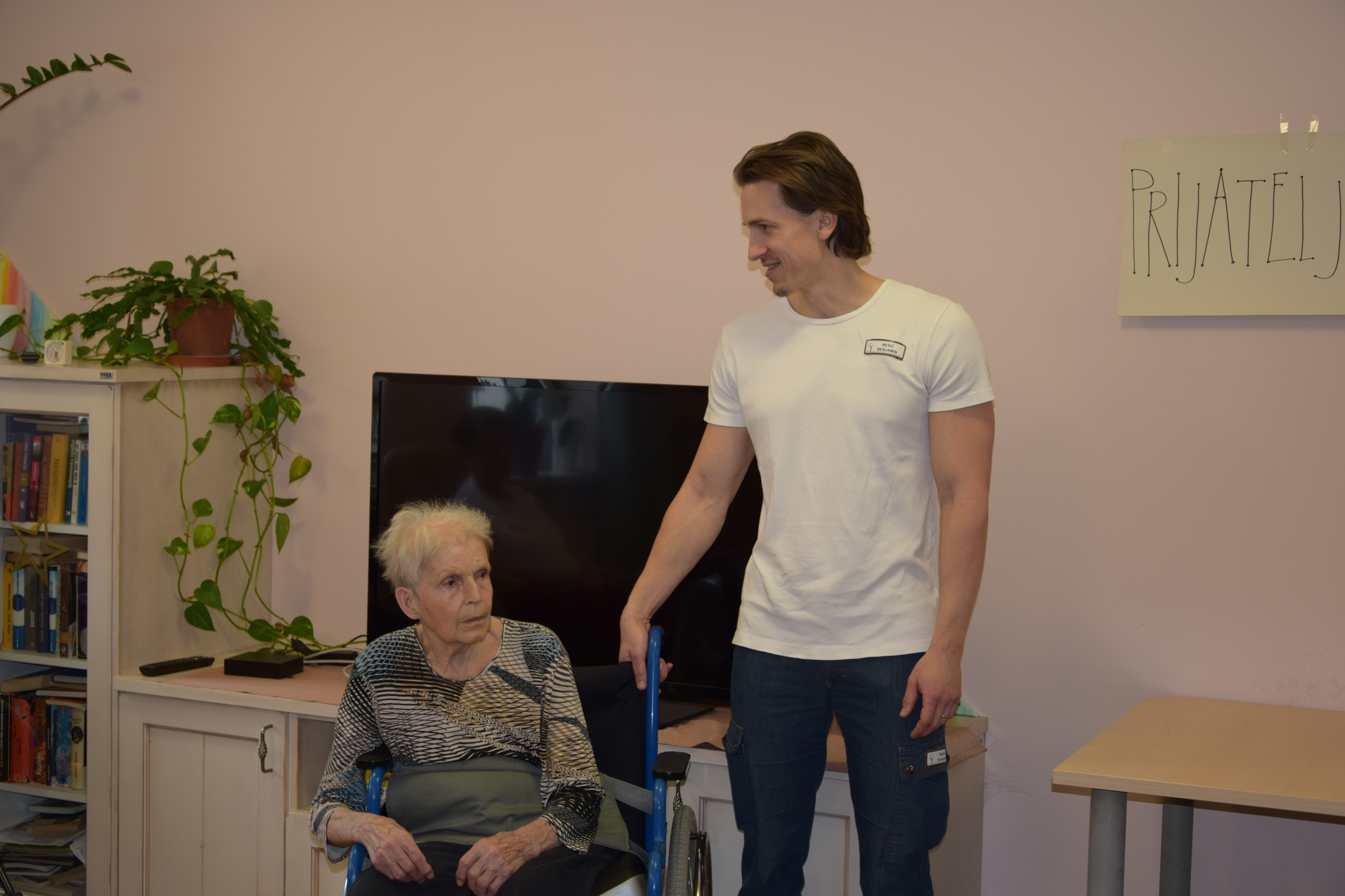 Materinski dan: Obisk otrok iz vrtca Kranjska Gora