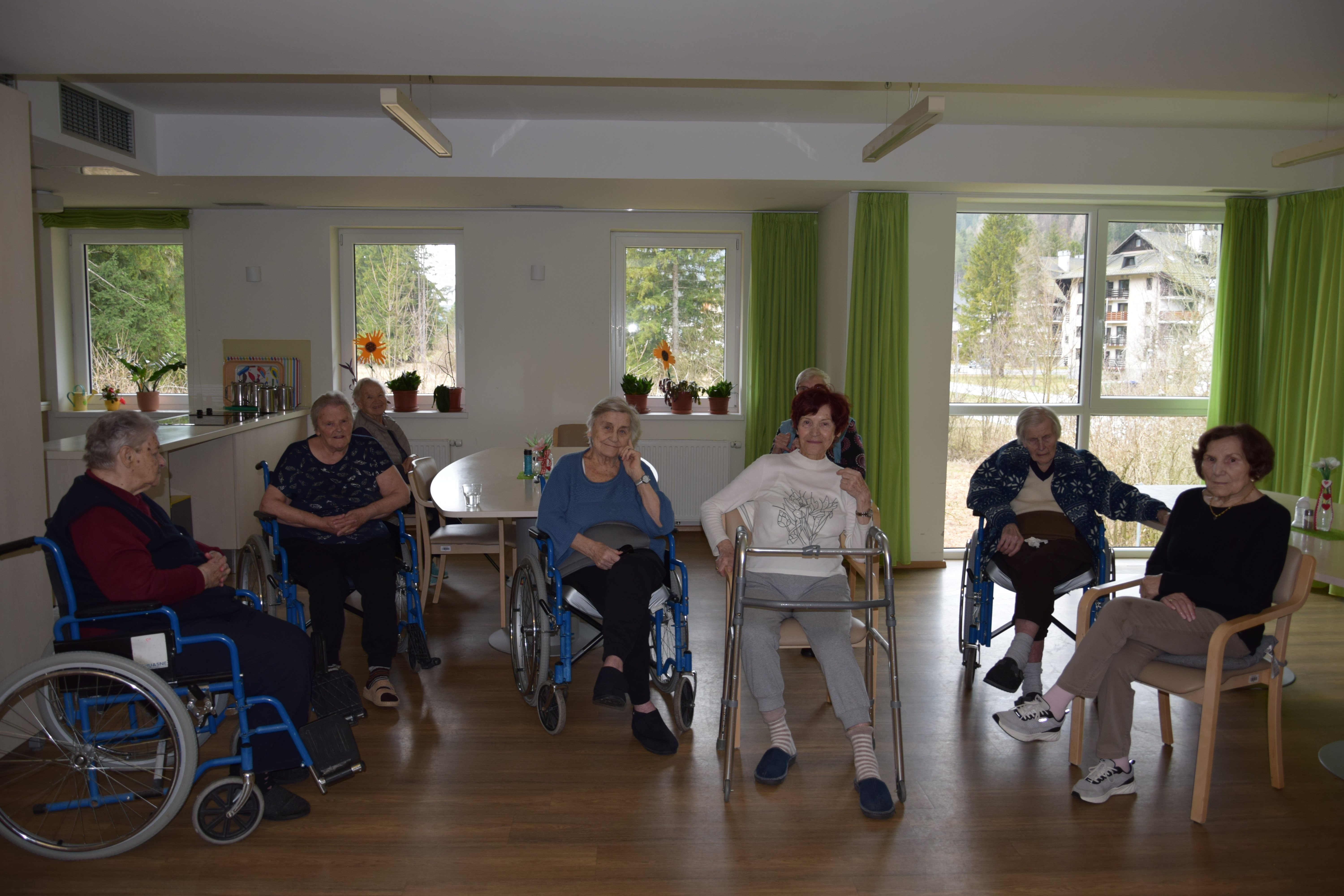 Materinski dan: Obisk otrok iz vrtca Kranjska Gora