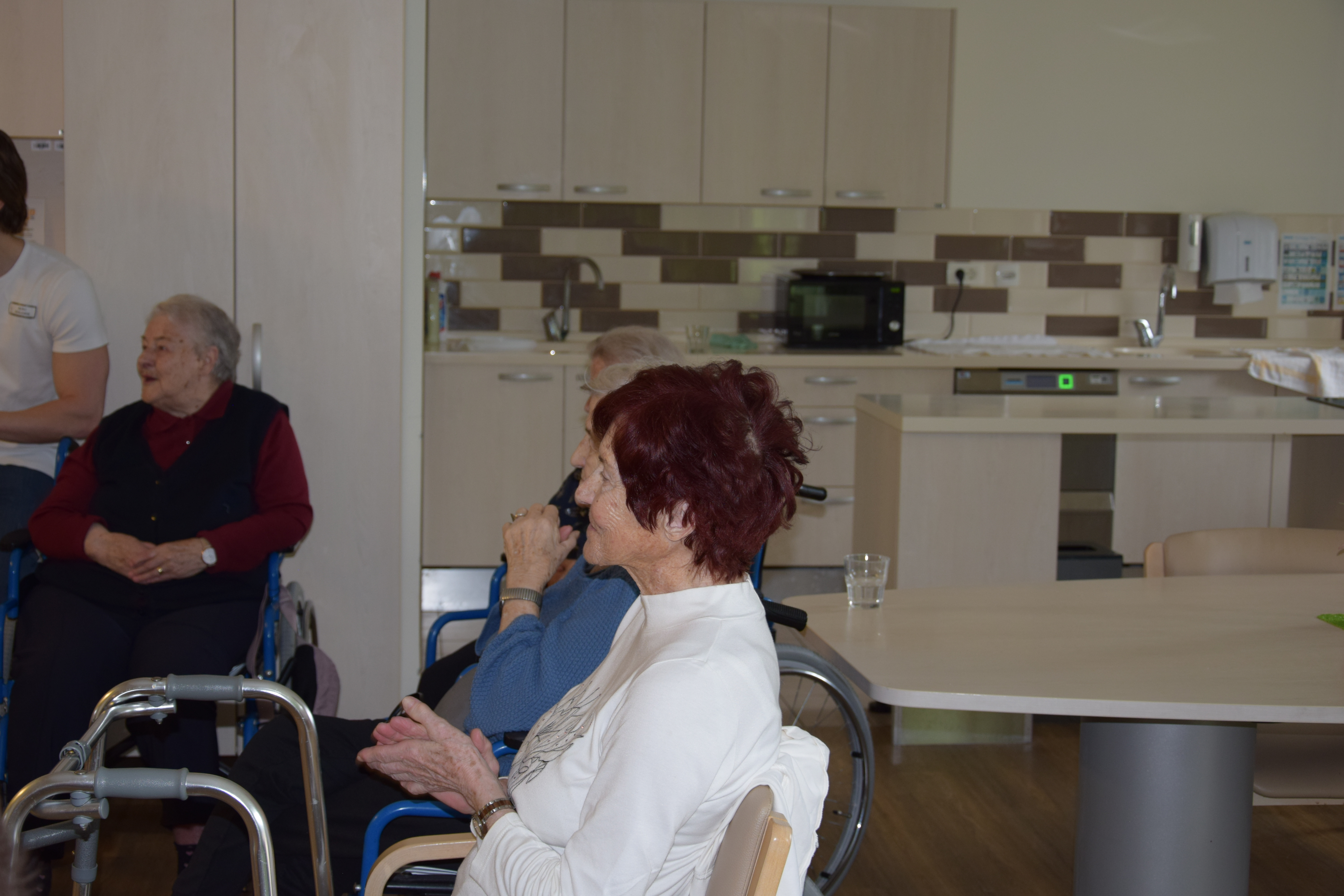 Materinski dan: Obisk otrok iz vrtca Kranjska Gora