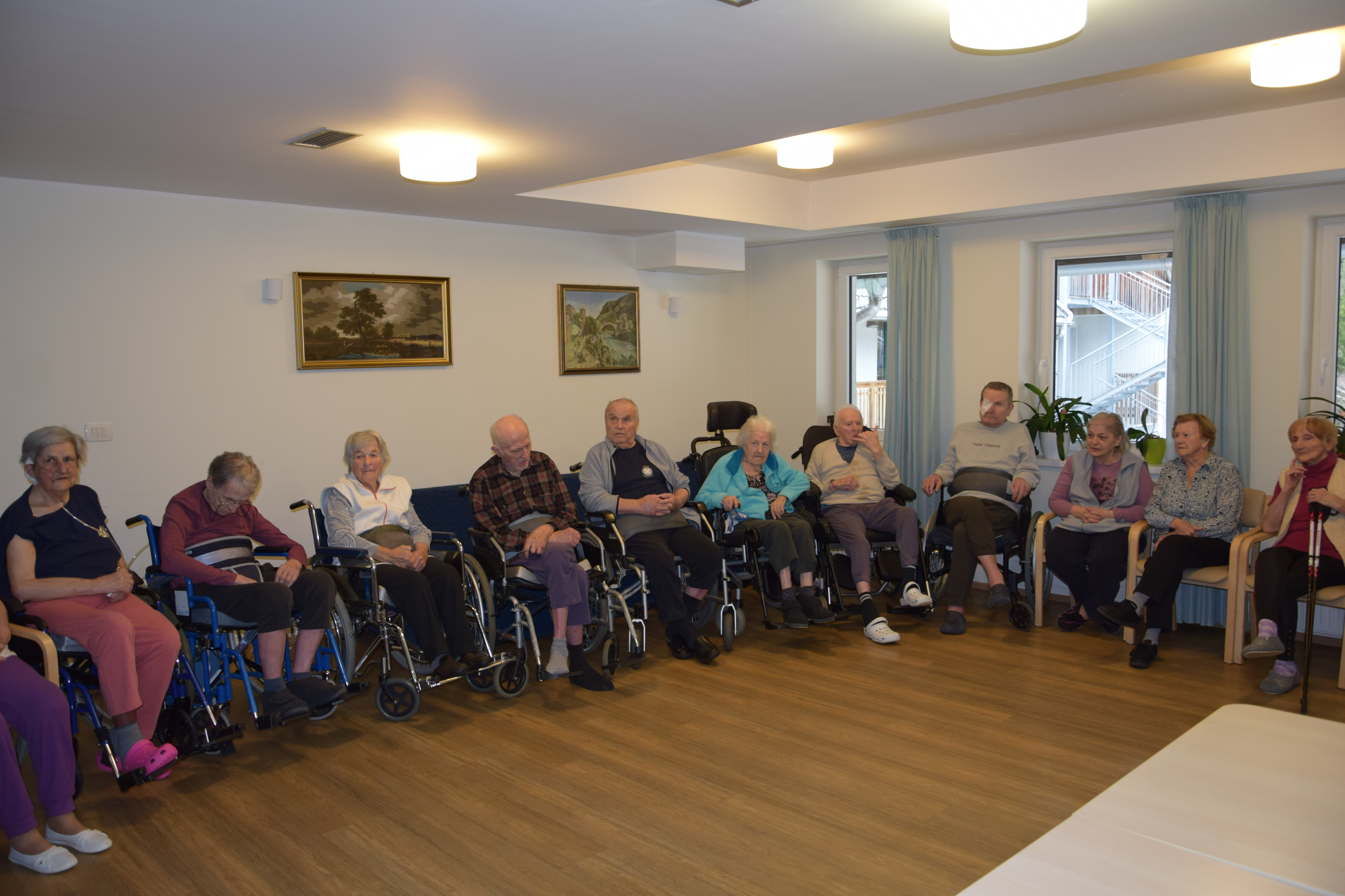 Materinski dan: Obisk otrok iz vrtca Kranjska Gora