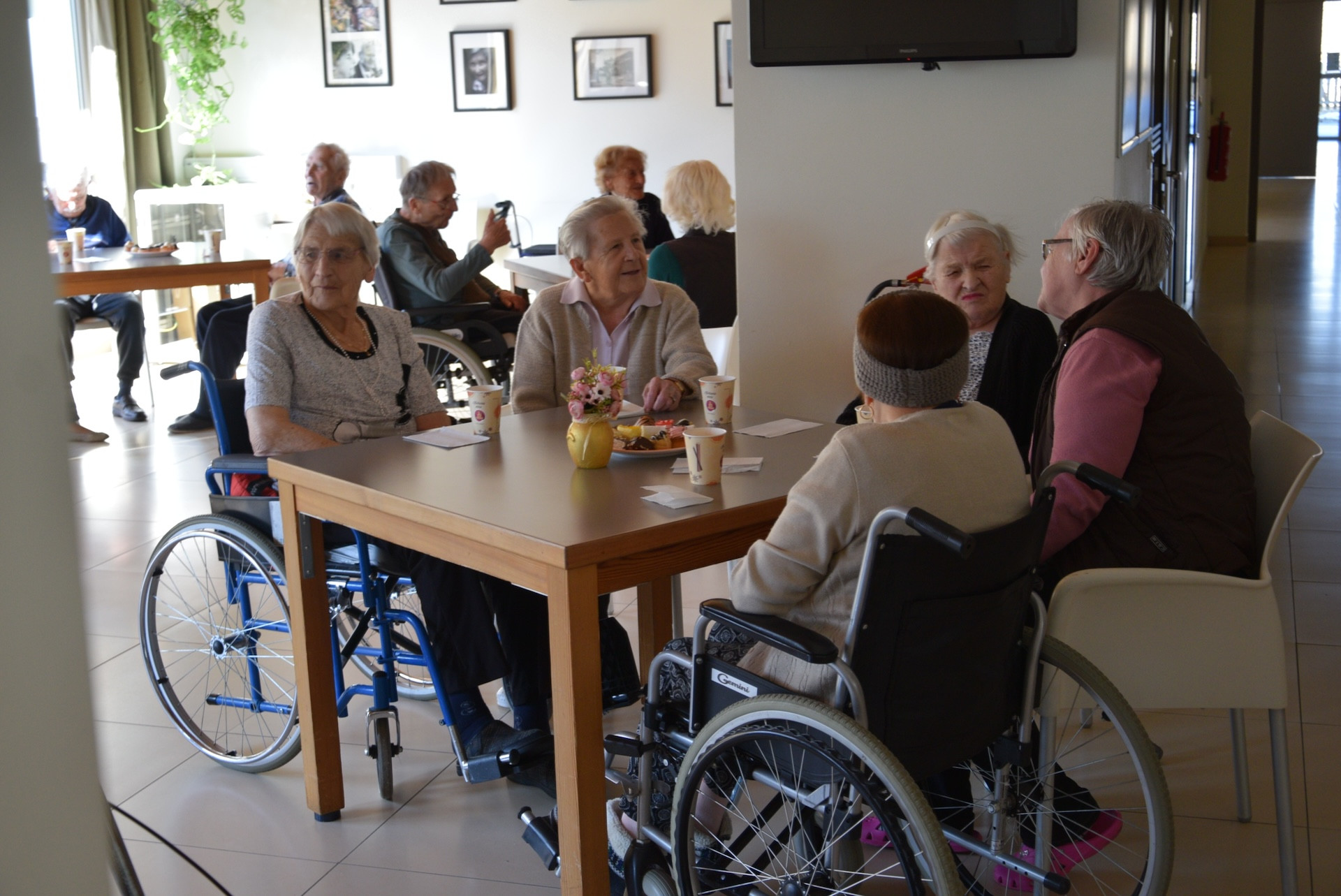 Materinski veseli petek