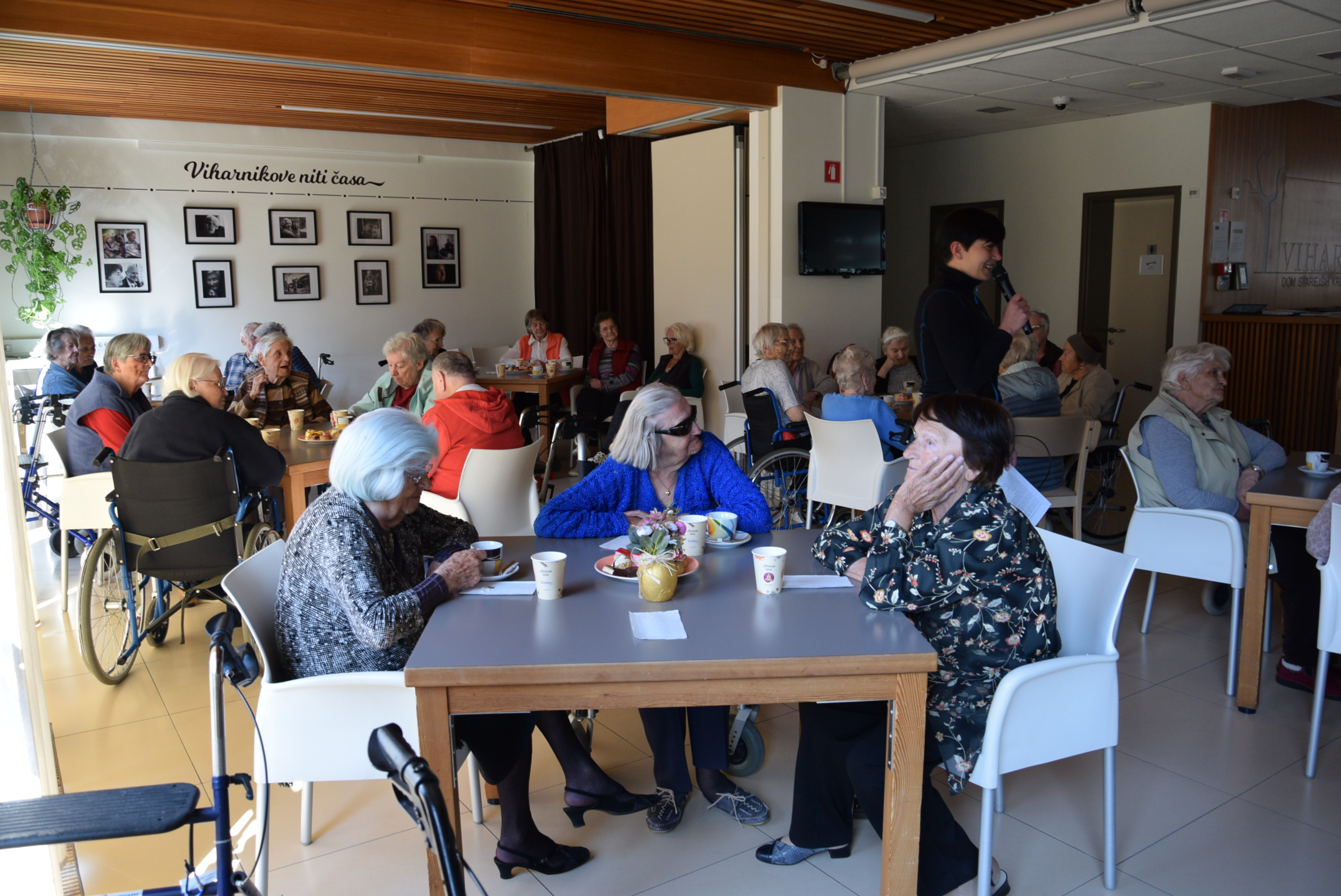 Materinski veseli petek