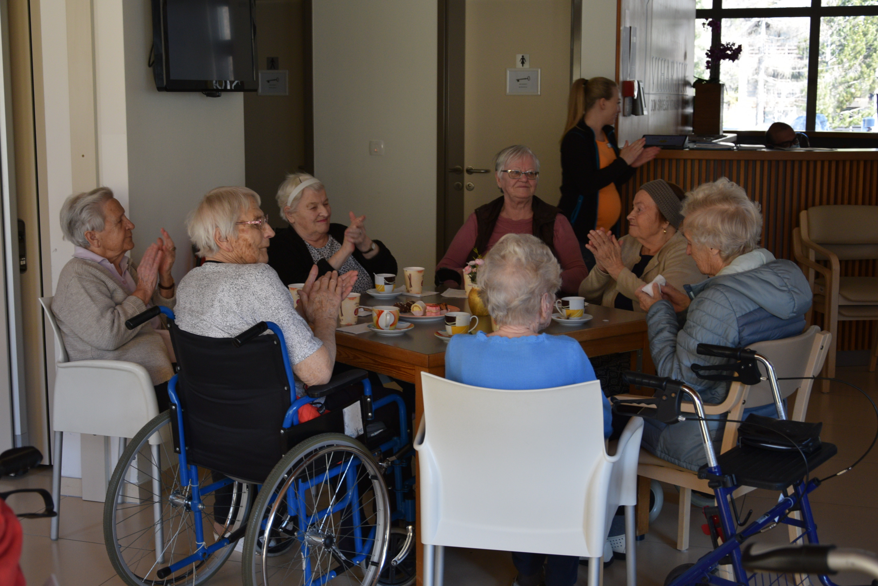 Materinski veseli petek