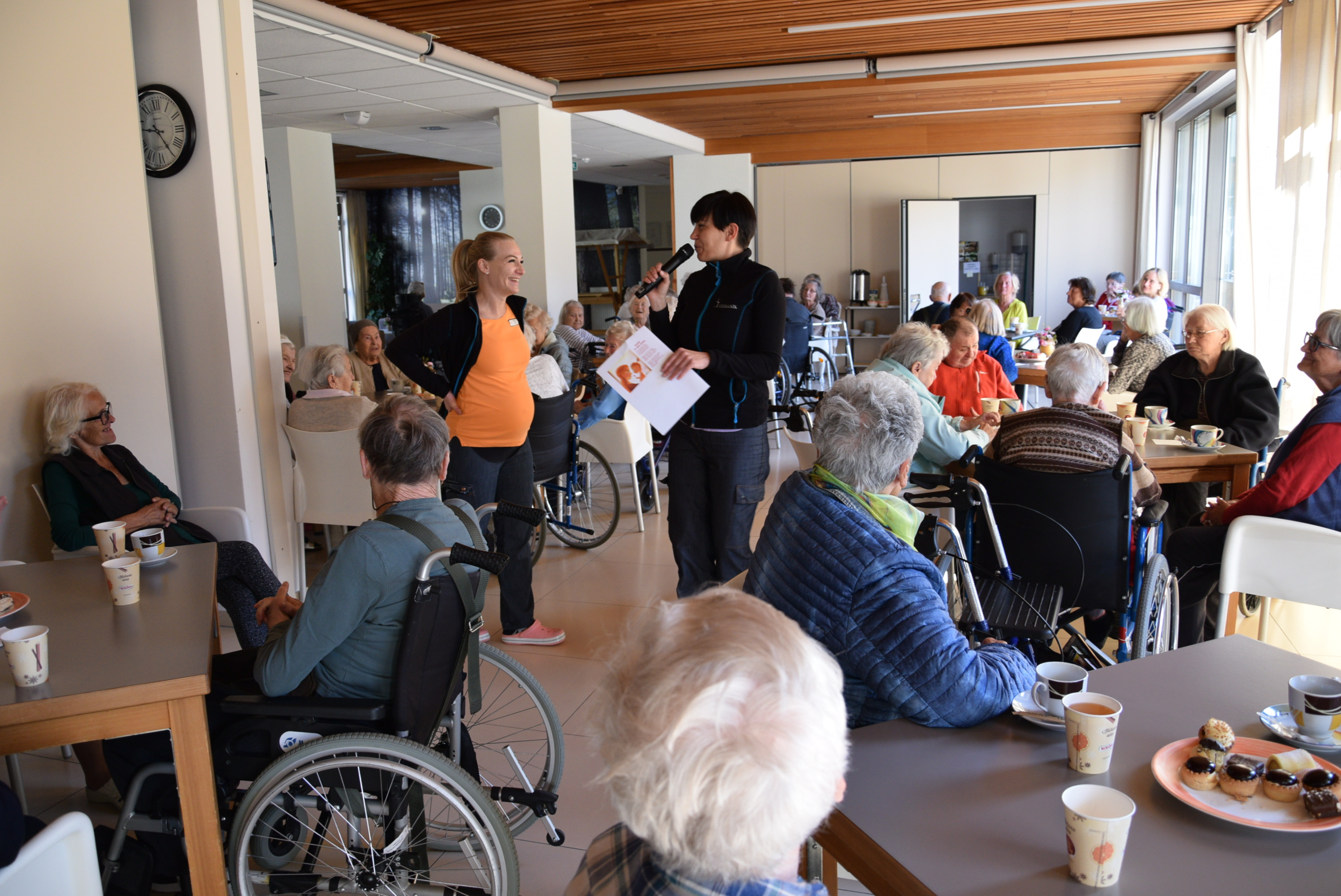 Materinski veseli petek