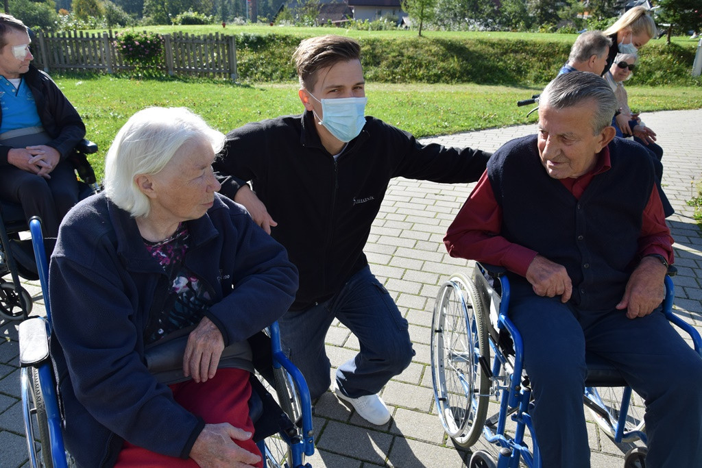 Mednarodni dan starejših v domu Viharnik