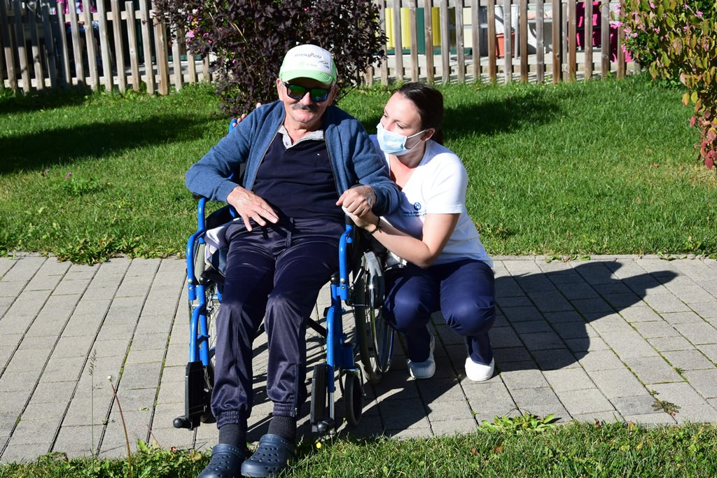 Mednarodni dan starejših v domu Viharnik