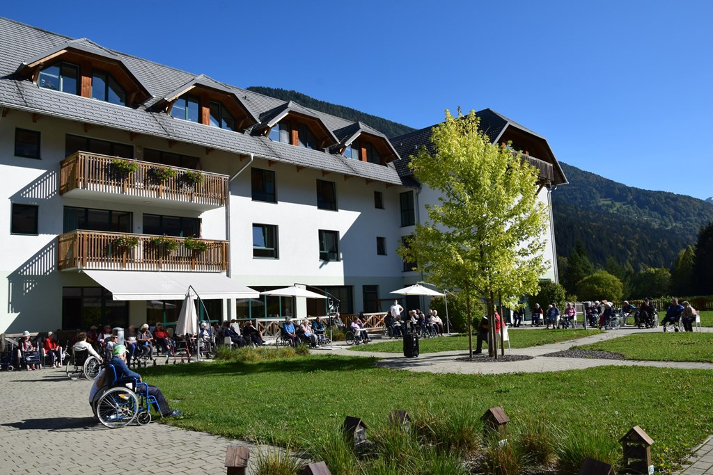 Mednarodni dan starejših v domu Viharnik