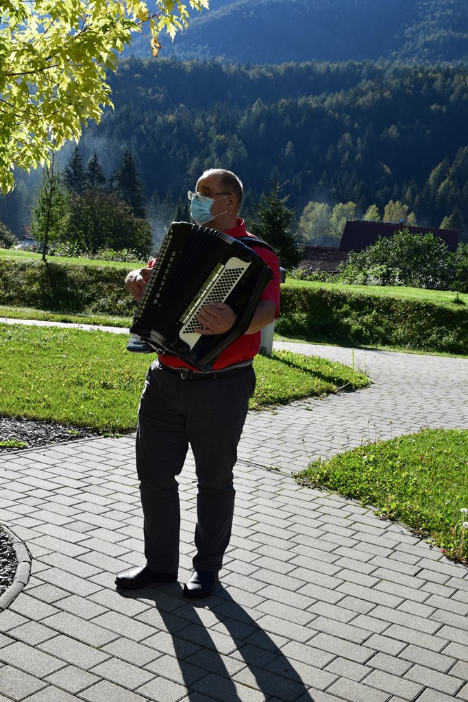 Mednarodni dan starejših v domu Viharnik