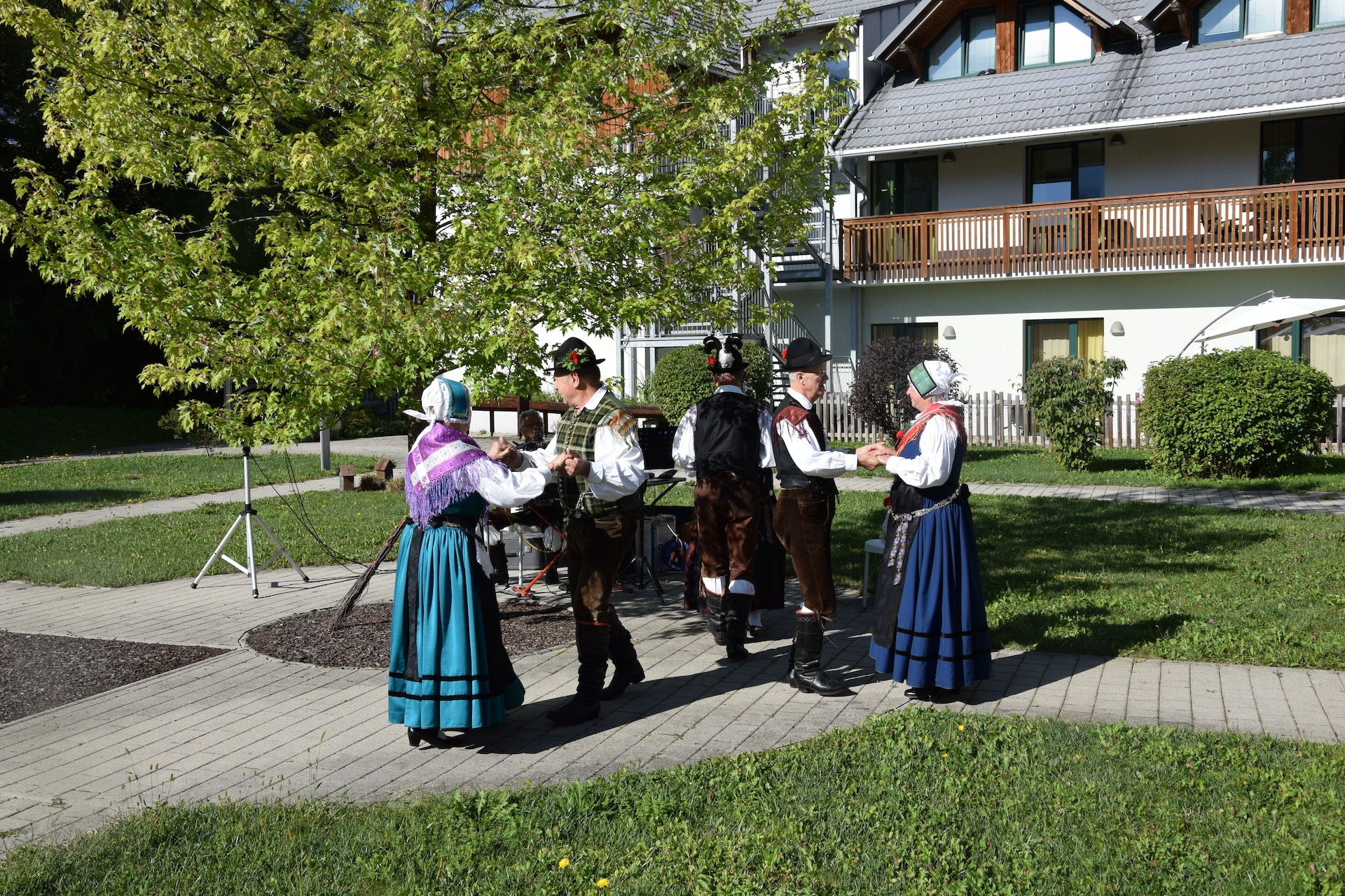 Nastop folklorne skupine Bled