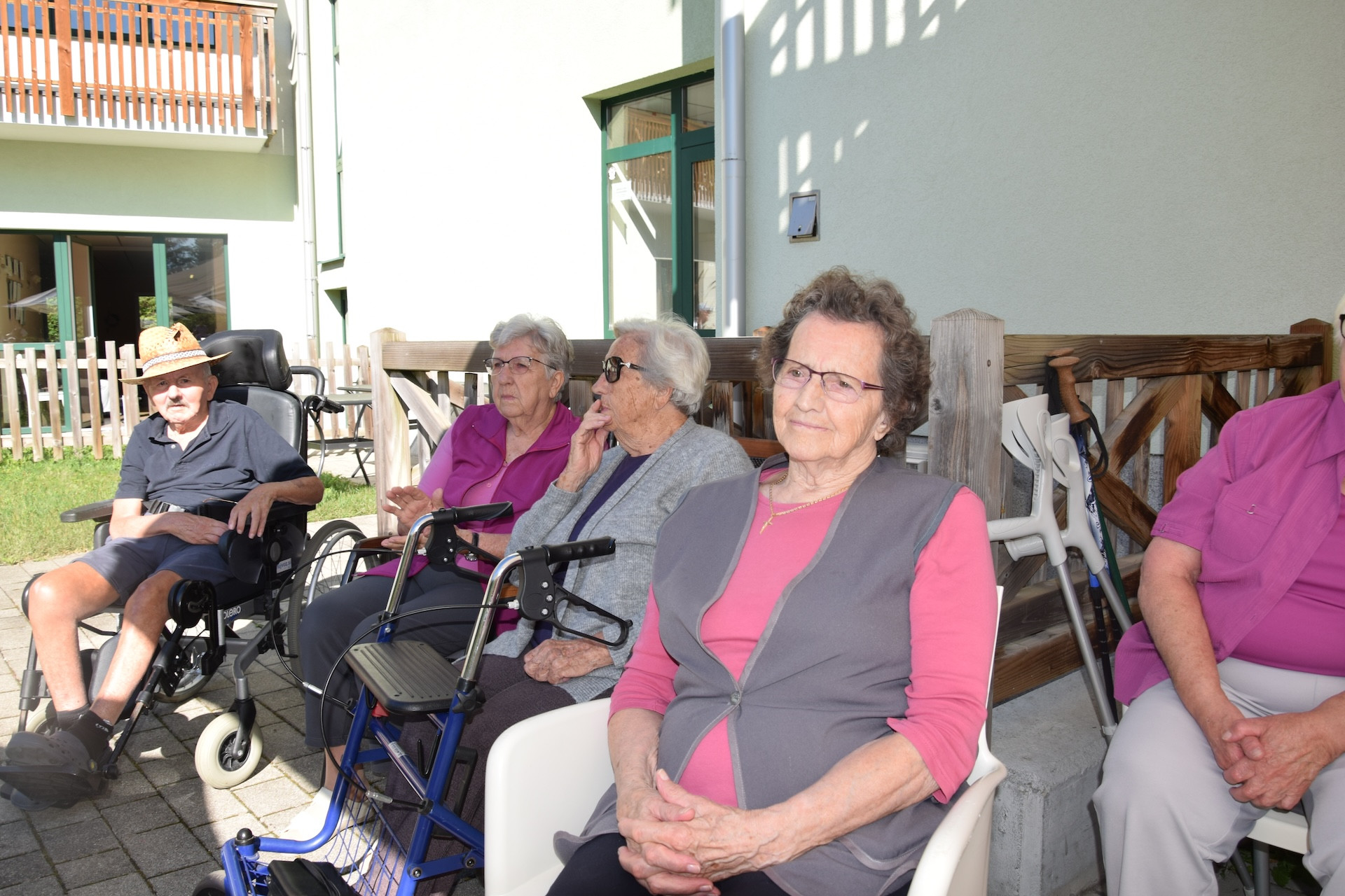 Nastop folklorne skupine Bled