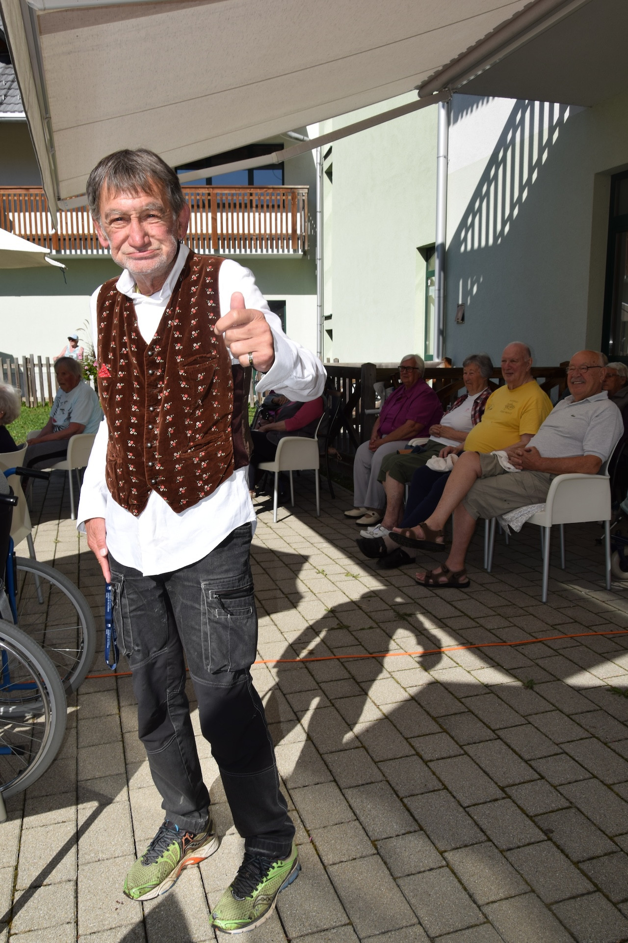 Nastop folklorne skupine Bled