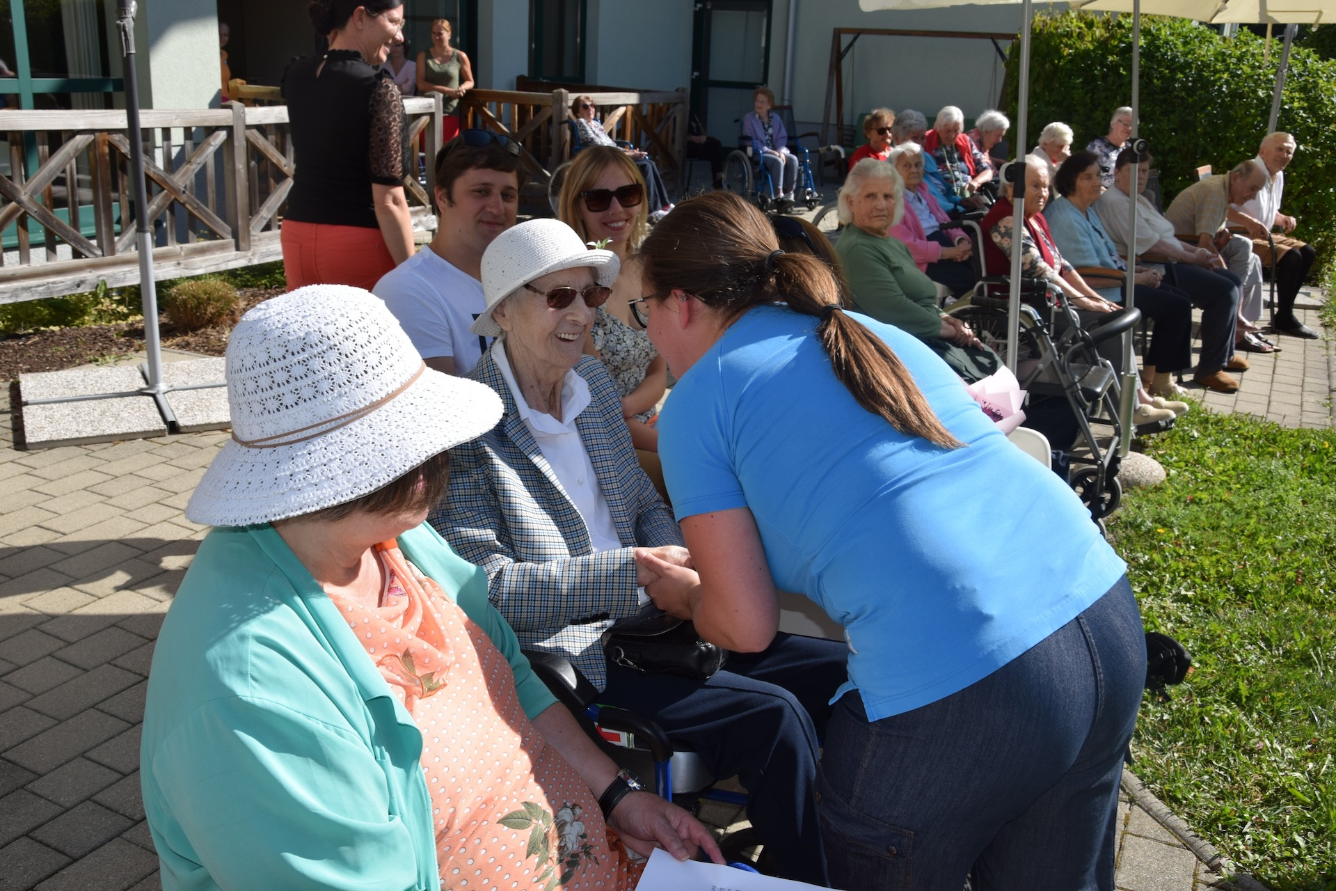 Nastop folklorne skupine Bled