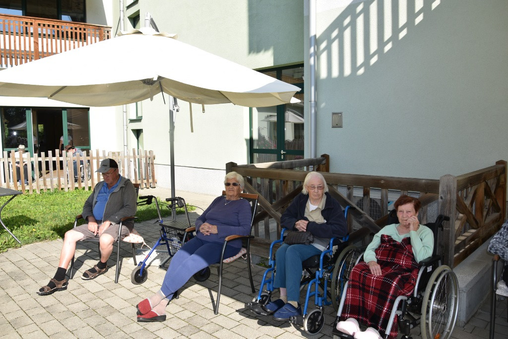 Nastop folklorne skupine Bled