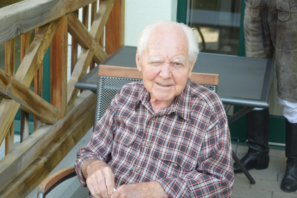 Nastop folklorne skupine Bled